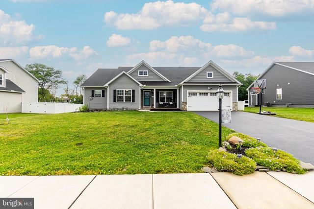 141 OXFORD BLVD, New Oxford, PA 17350