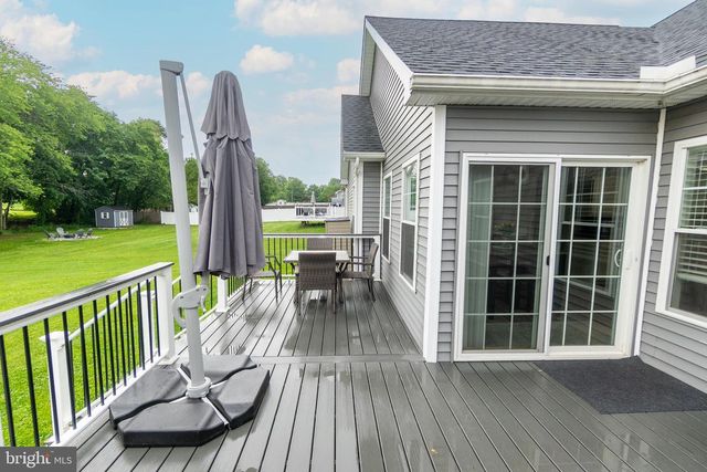 141 OXFORD BLVD, New Oxford, PA 17350