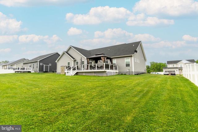 141 OXFORD BLVD, New Oxford, PA 17350