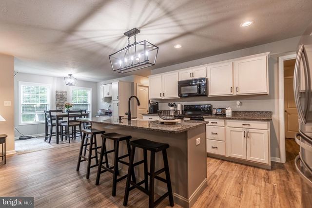 141 OXFORD BLVD, New Oxford, PA 17350