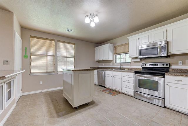 2203 NE 156th Avenue, Norman, OK 73026