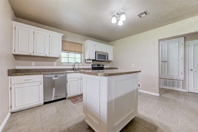 2203 NE 156th Avenue, Norman, OK 73026