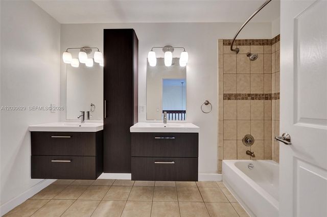 1958 NW 171st Ave, Pembroke Pines, FL 33028