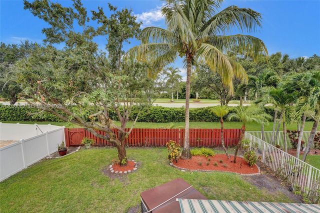 1958 NW 171st Ave, Pembroke Pines, FL 33028