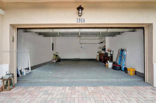 1958 NW 171st Ave, Pembroke Pines, FL 33028