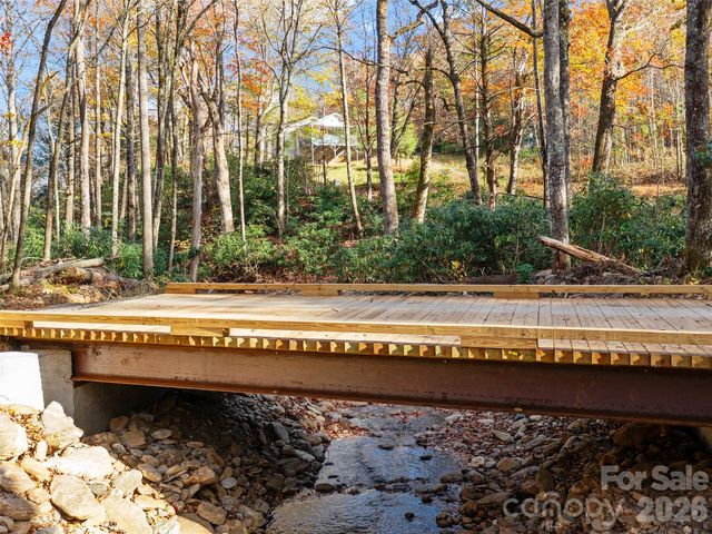 219 Raven Rock Lane, Burnsville, NC 28714