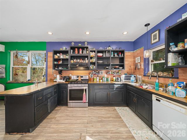 219 Raven Rock Lane, Burnsville, NC 28714