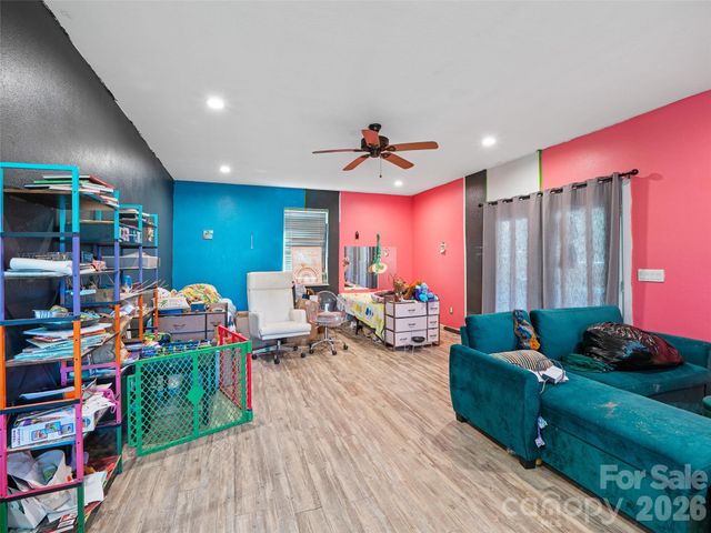 219 Raven Rock Lane, Burnsville, NC 28714