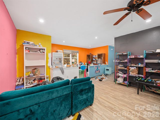 219 Raven Rock Lane, Burnsville, NC 28714