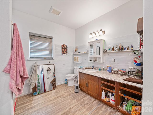219 Raven Rock Lane, Burnsville, NC 28714
