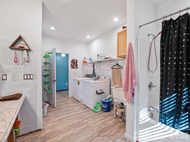 219 Raven Rock Lane, Burnsville, NC 28714