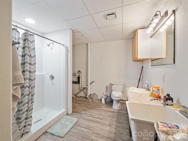 219 Raven Rock Lane, Burnsville, NC 28714