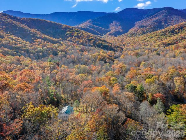 219 Raven Rock Lane, Burnsville, NC 28714