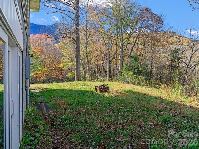 219 Raven Rock Lane, Burnsville, NC 28714