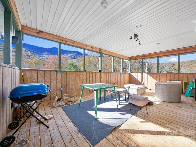 219 Raven Rock Lane, Burnsville, NC 28714