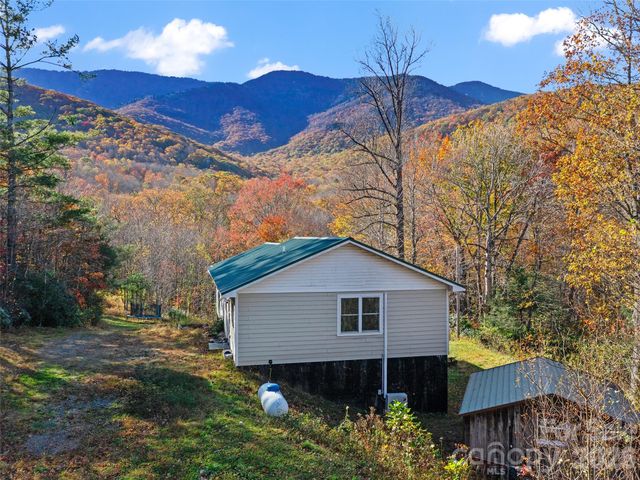 219 Raven Rock Lane, Burnsville, NC 28714