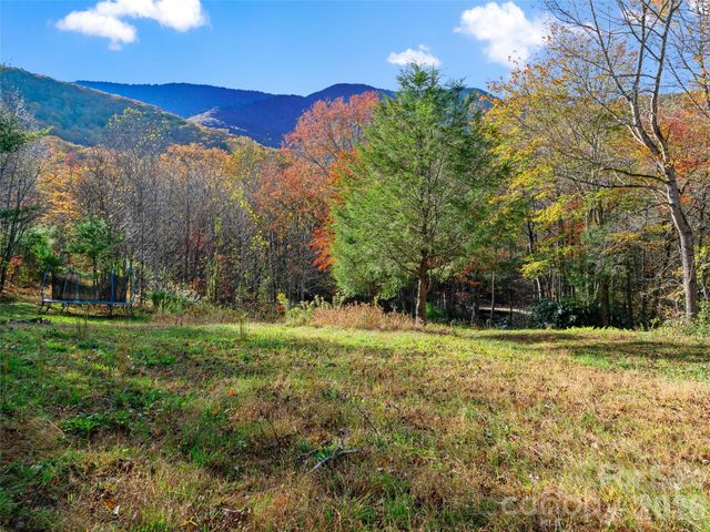 219 Raven Rock Lane, Burnsville, NC 28714