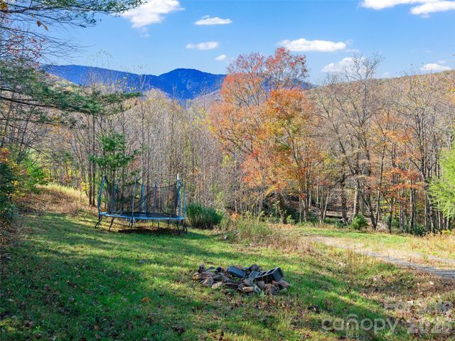 219 Raven Rock Lane, Burnsville, NC 28714