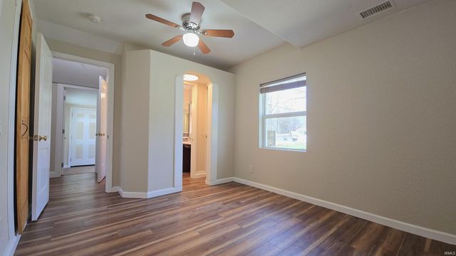 611 Jobes Lane, Evansville, IN 47712