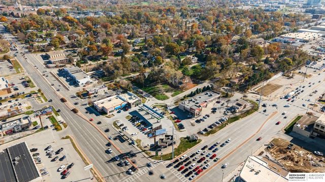 201 S 71st Street, Omaha, NE 68132