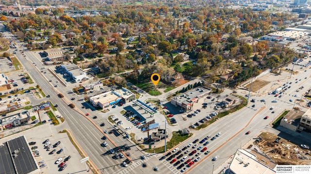 201 S 71st Street, Omaha, NE 68132