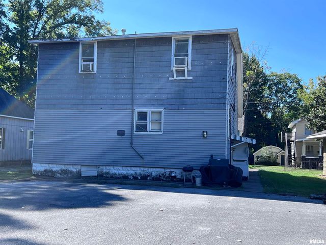 105 S Forest Ave Apt 4, Carbondale, IL 62901