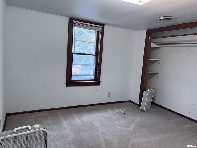 105 S Forest Ave Apt 4, Carbondale, IL 62901