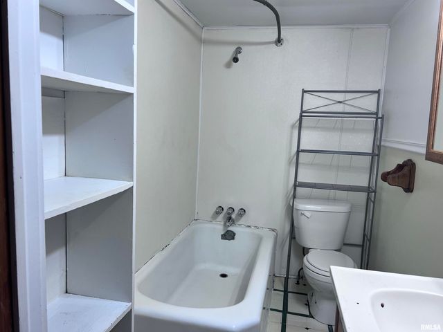 105 S Forest Ave Apt 4, Carbondale, IL 62901