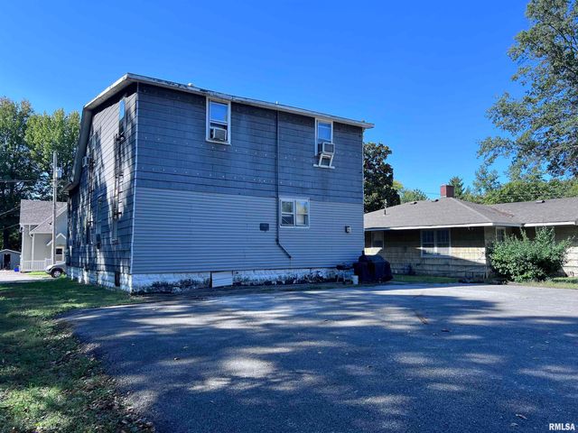 105 S Forest Ave Apt 4, Carbondale, IL 62901