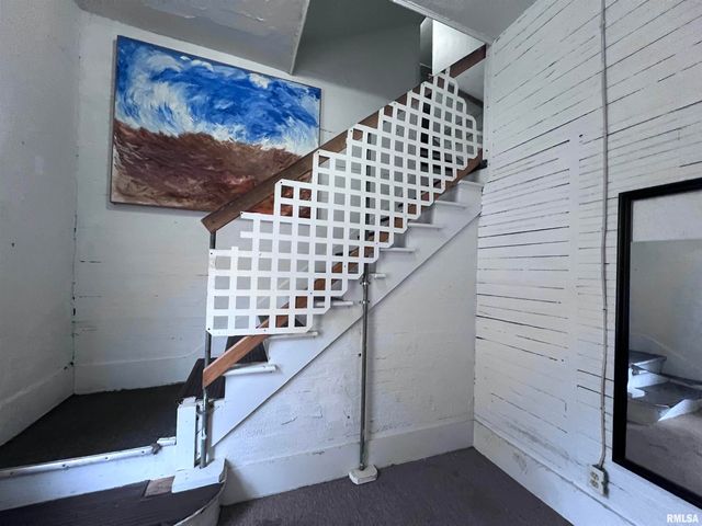 105 S Forest Ave Apt 4, Carbondale, IL 62901