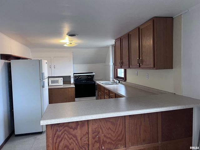 105 S Forest Ave Apt 4, Carbondale, IL 62901