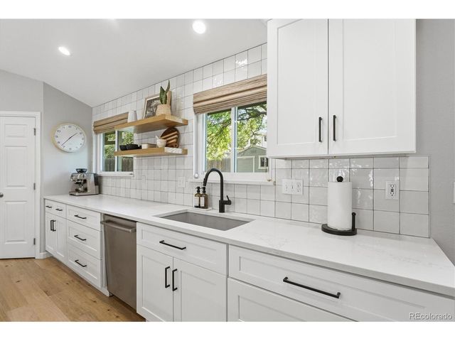 6068 S Locust Cir, Centennial, CO 80111