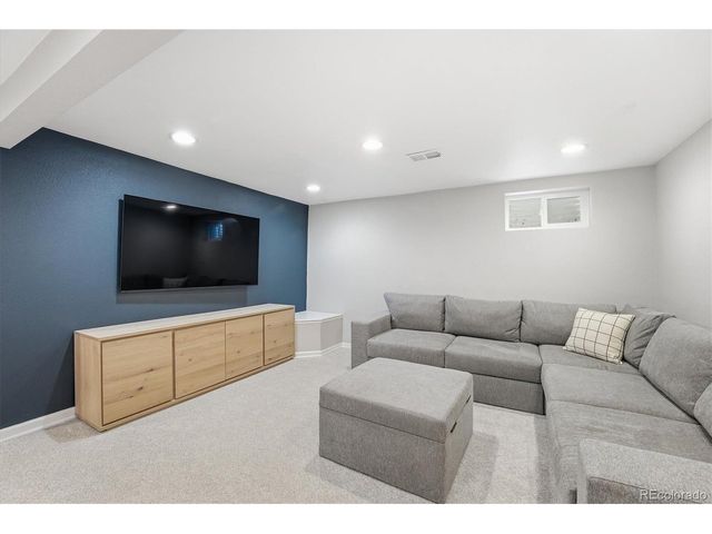 6068 S Locust Cir, Centennial, CO 80111