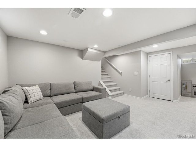 6068 S Locust Cir, Centennial, CO 80111