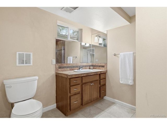6068 S Locust Cir, Centennial, CO 80111