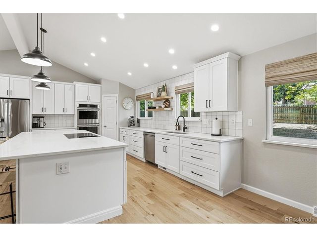 6068 S Locust Cir, Centennial, CO 80111