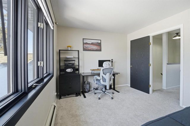 76 SPENCER VILLAGE COURT, Appleton, WI 54914