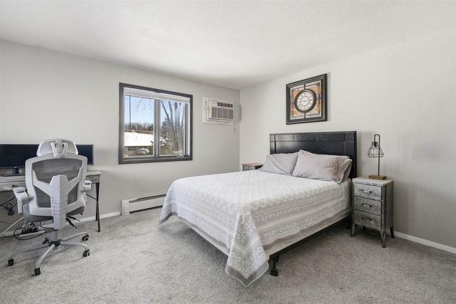 76 SPENCER VILLAGE COURT, Appleton, WI 54914