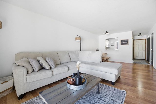 76 SPENCER VILLAGE COURT, Appleton, WI 54914