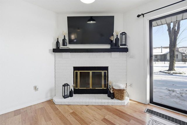 76 SPENCER VILLAGE COURT, Appleton, WI 54914