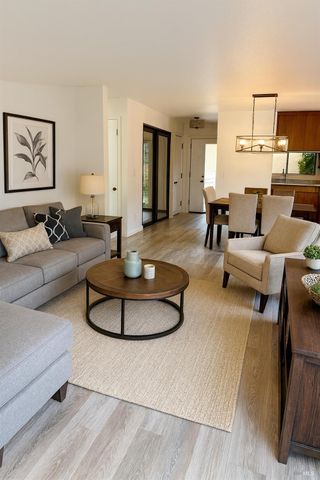 1733 Burgundy Pl NW, Santa Rosa, CA 95403