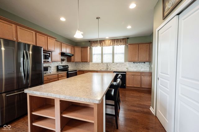 16524 Cava Drive, Fishers, IN 46037