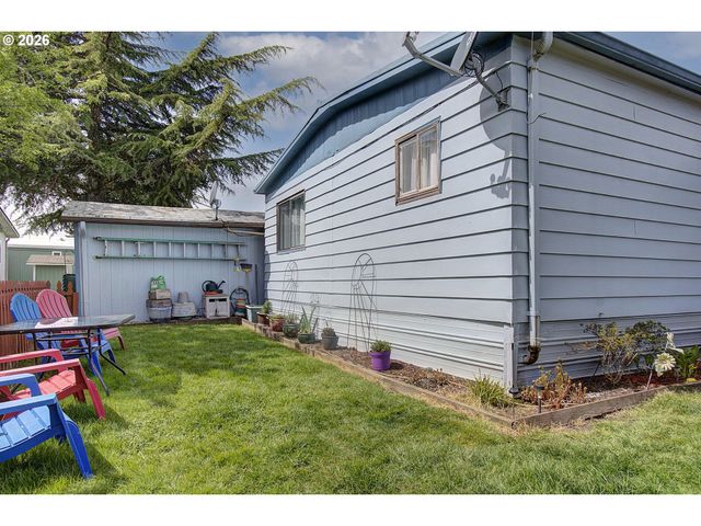 2424 NIGHTINGALE Ln, Kelso, WA 98626