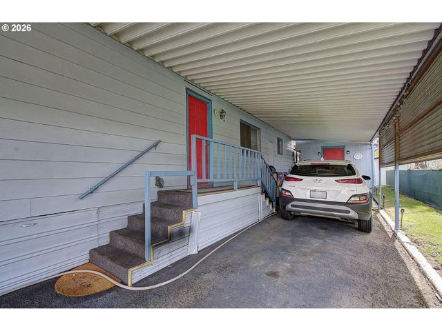 2424 NIGHTINGALE Ln, Kelso, WA 98626