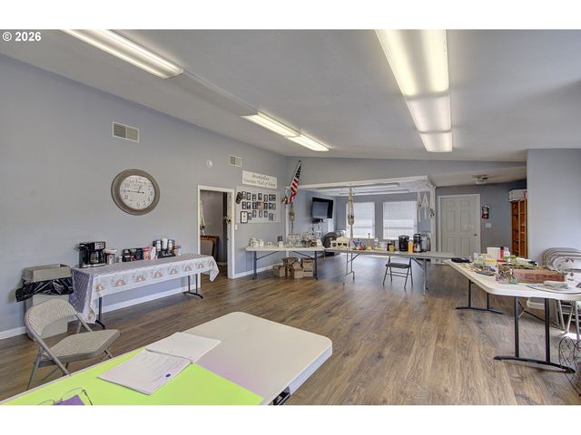 2424 NIGHTINGALE Ln, Kelso, WA 98626