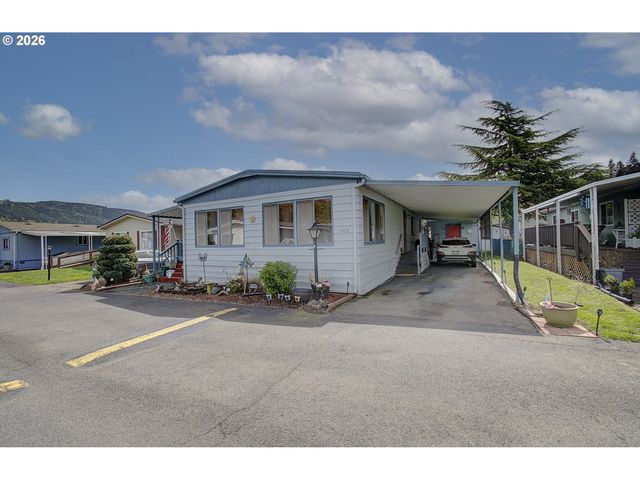 2424 NIGHTINGALE Ln, Kelso, WA 98626