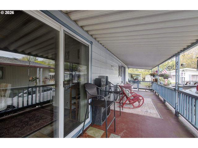 2424 NIGHTINGALE Ln, Kelso, WA 98626