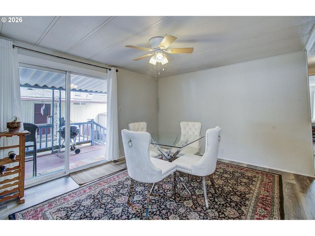 2424 NIGHTINGALE Ln, Kelso, WA 98626