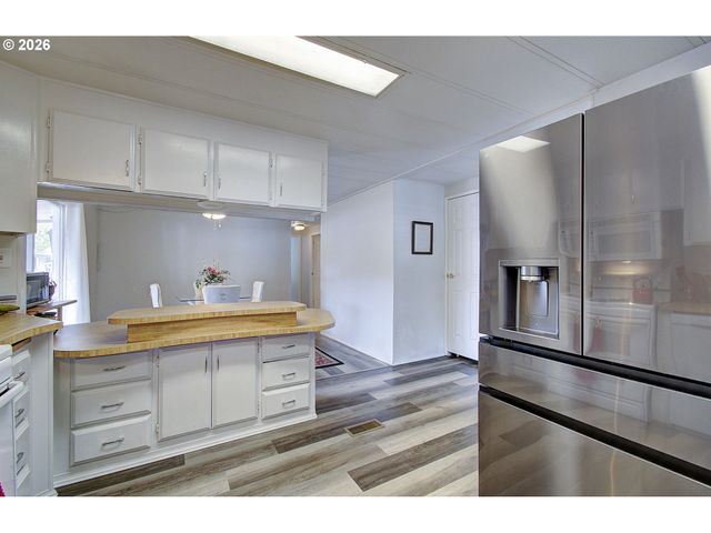 2424 NIGHTINGALE Ln, Kelso, WA 98626
