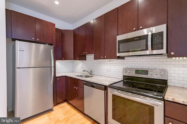 427-33 MONROE ST #201, Philadelphia, PA 19146
